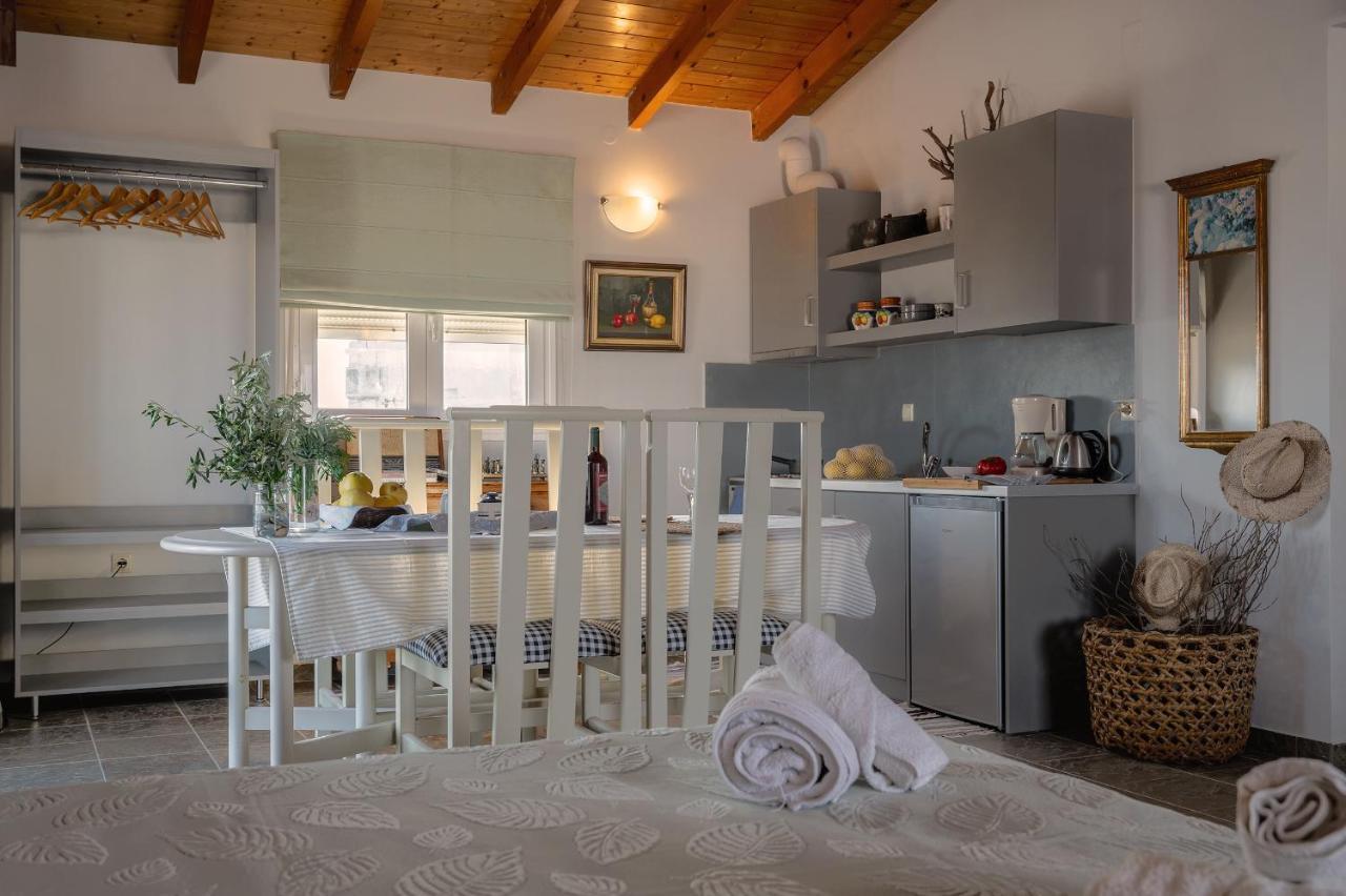 Apostolos Loft - Cozy Loft In The Center Of Preveza Exterior photo
